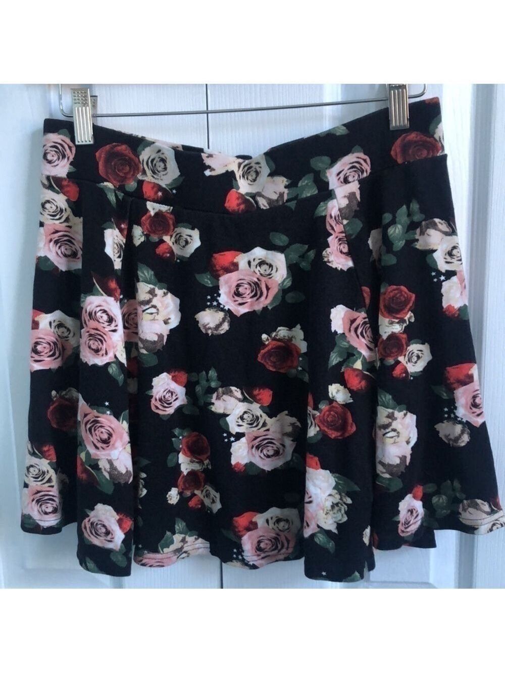 H&M Divided Floral Short Flared Skirt Size Medium